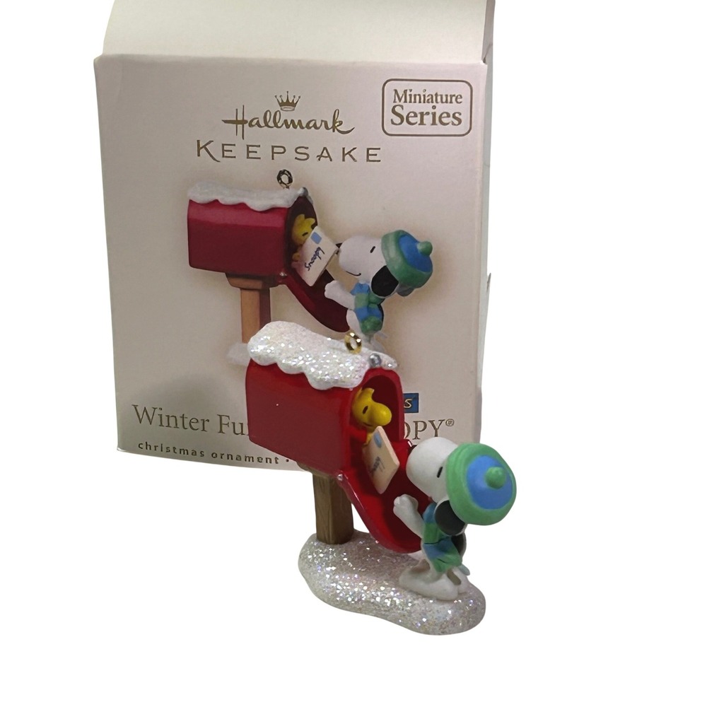 Hallmark Keepsake 2007 Winter Fun With Snoopy Miniature Peanuts Ornament Boxed‎